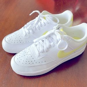 Nike Court Vision Low’s